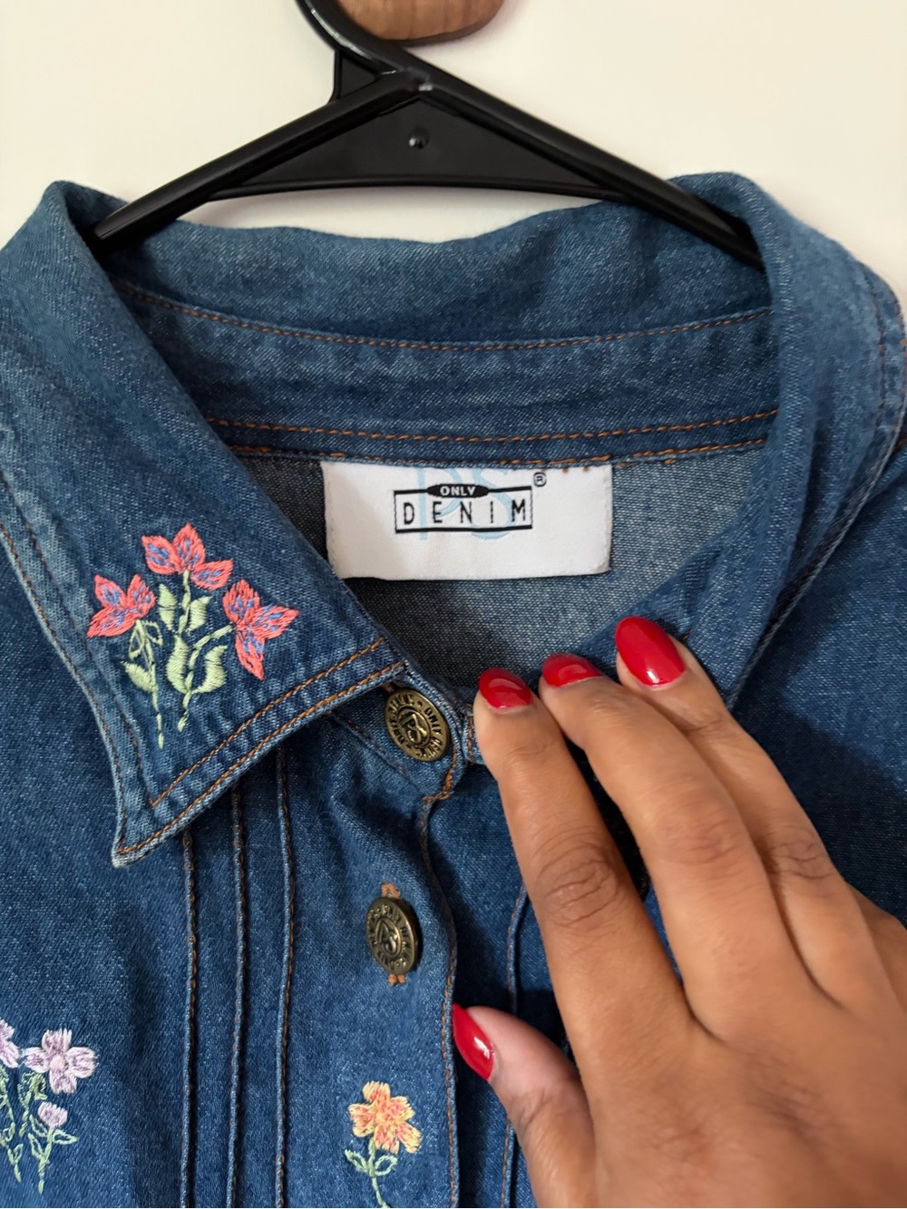 Vintage 90s Denim Button-Front Midi Dress with Floral Embroidery - Picture 2 of 9